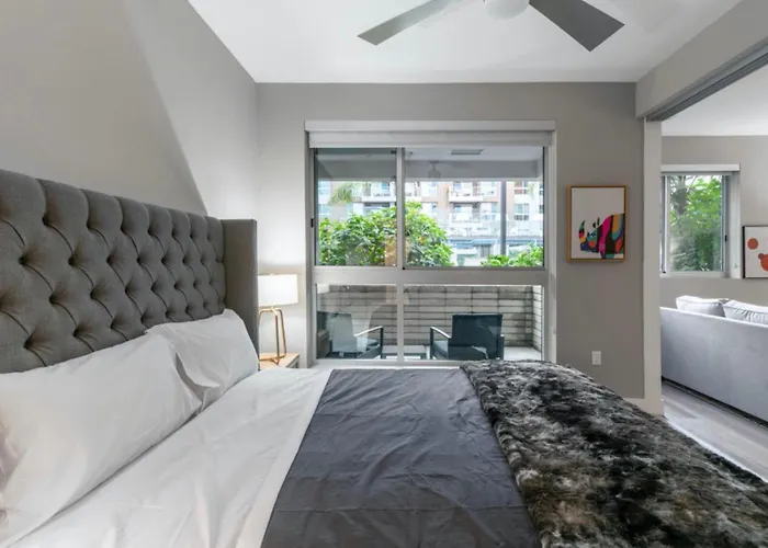 Brand New Luxury Apartment Weho Avl