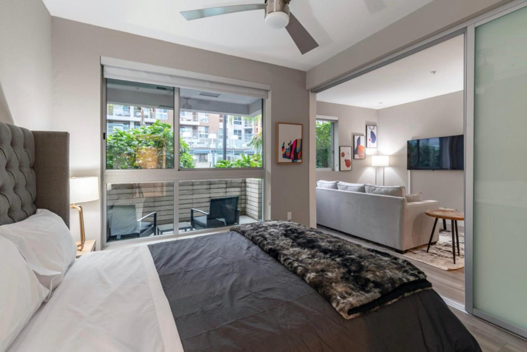 Brand New Luxury Weho Avl Appartement *