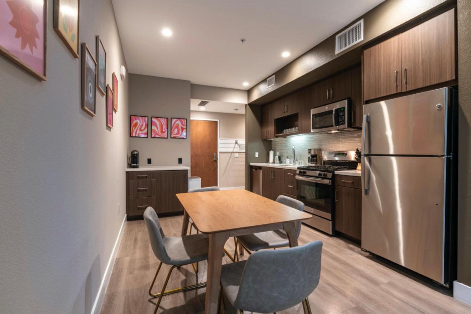 Appartement Brand New Luxury Weho Avl